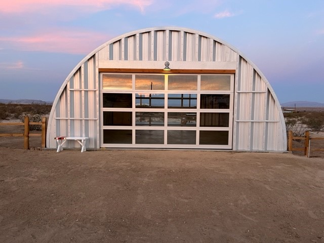 Garage in Joshua Tree, California